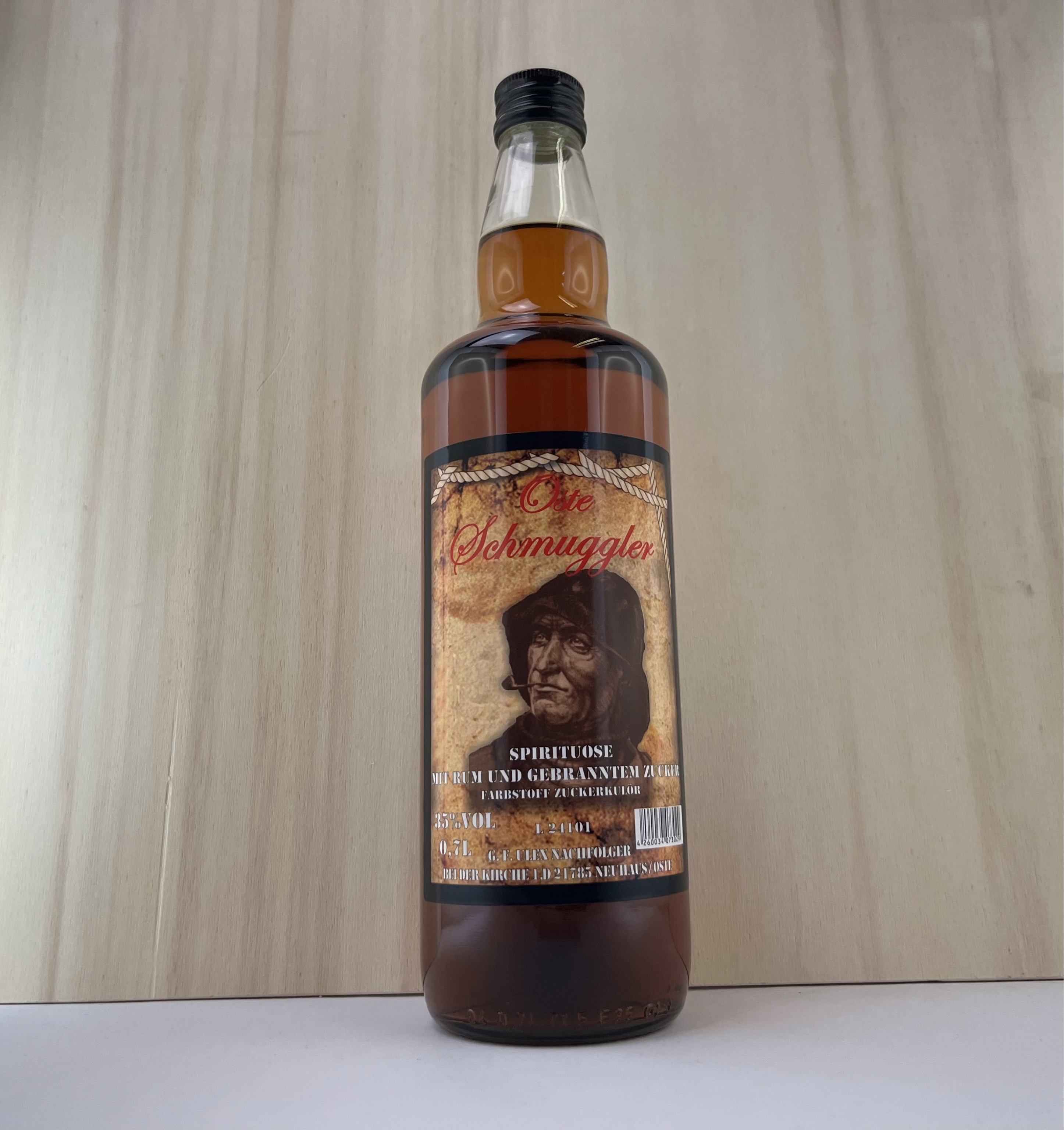 IMG_3579 Schmuggler Spirituose mit Rum und gebranntem Zucker 35%Vol.