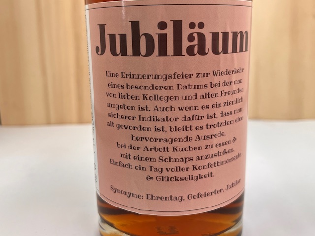 Jubiläum Geschenkflasche Nordseekaramell Likör 20%Vol. 0,5L Jubiläum Geschenkflasche Nordseekaramell Likör 20%Vol. 0,5L