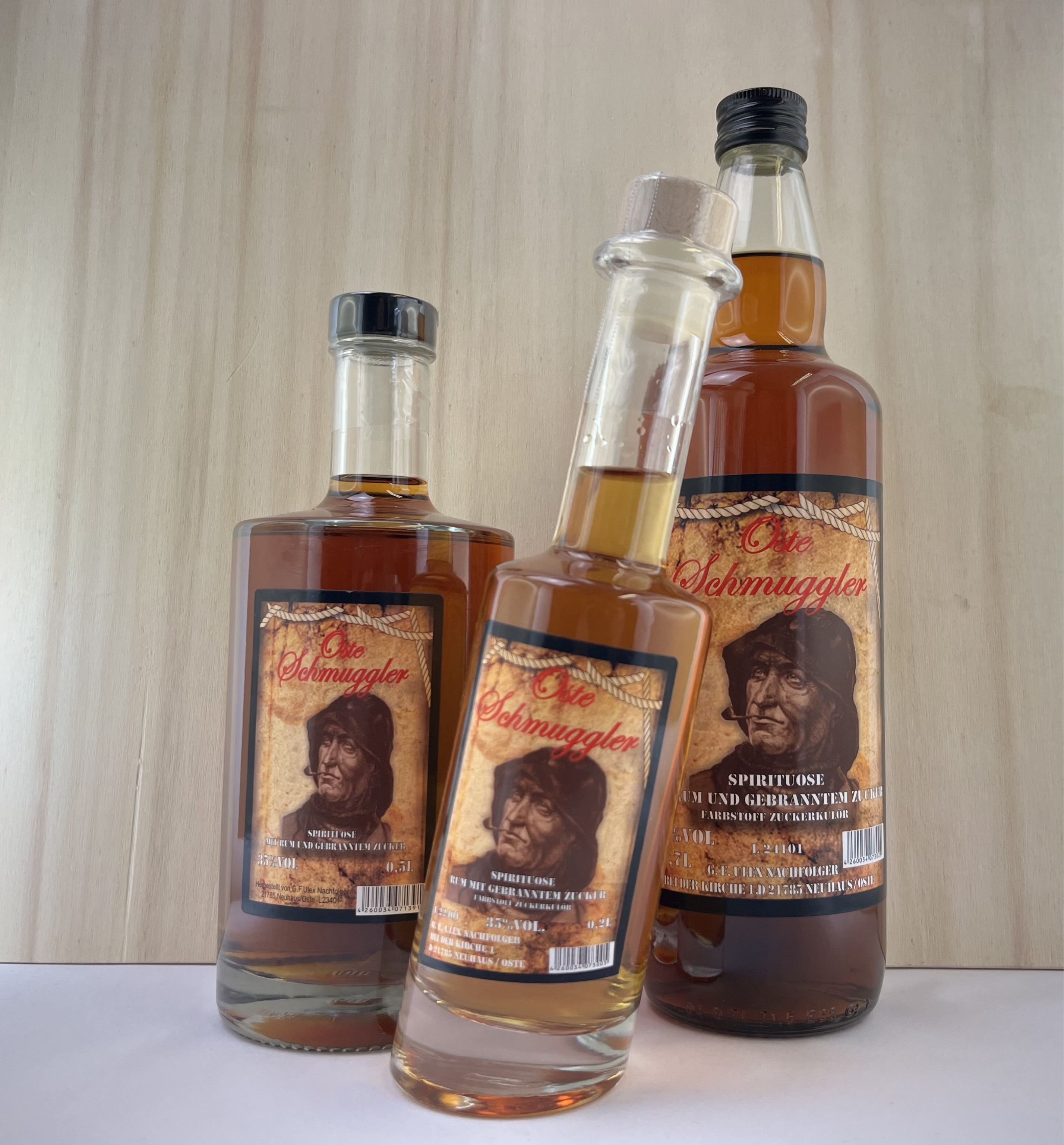 IMG_3575 Schmuggler Spirituose mit Rum und gebranntem Zucker 35%Vol.